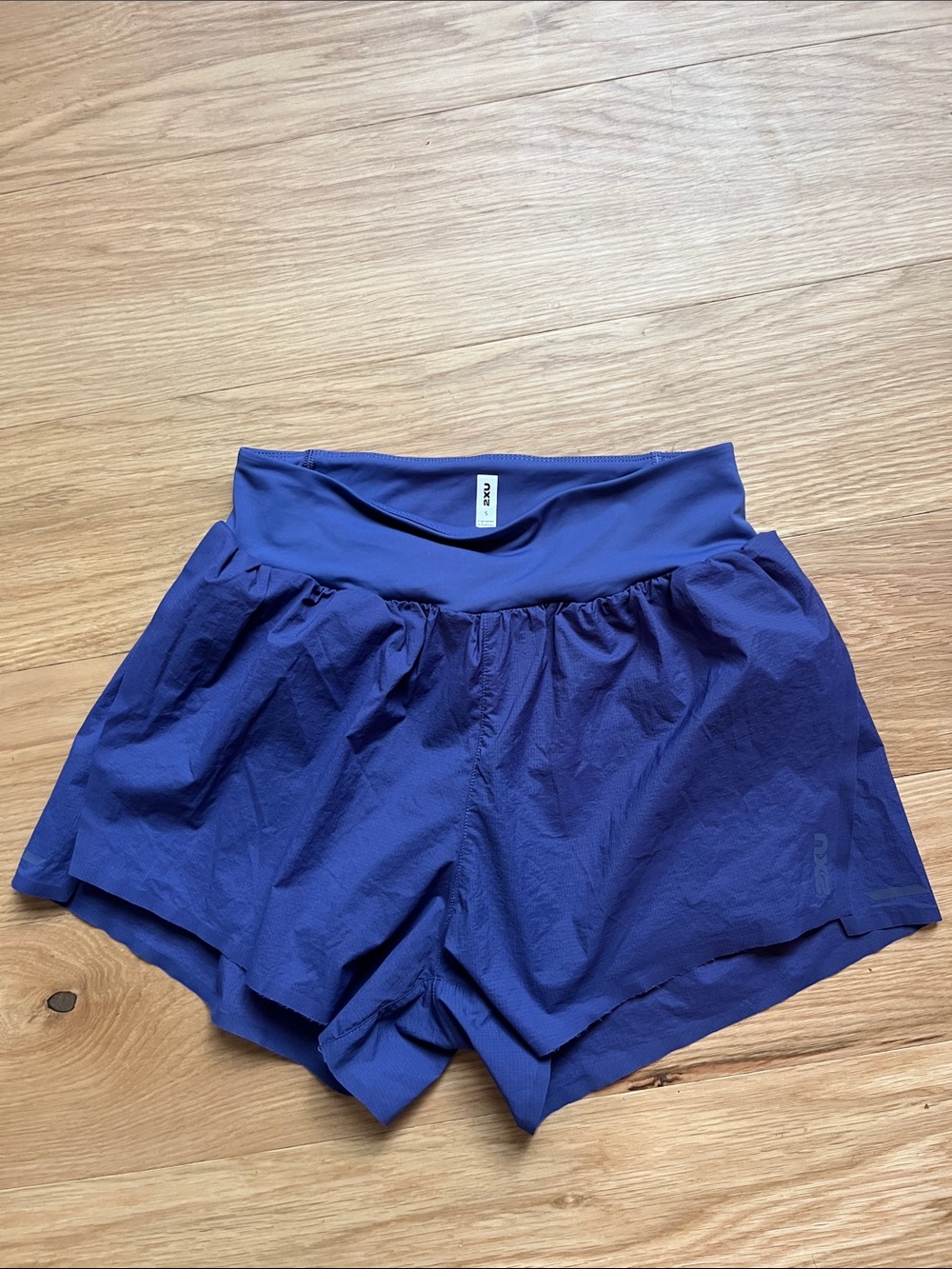 2XU Women’s  Aero Hi -Rise 2 in 1 Shorts -Deep Purple size S